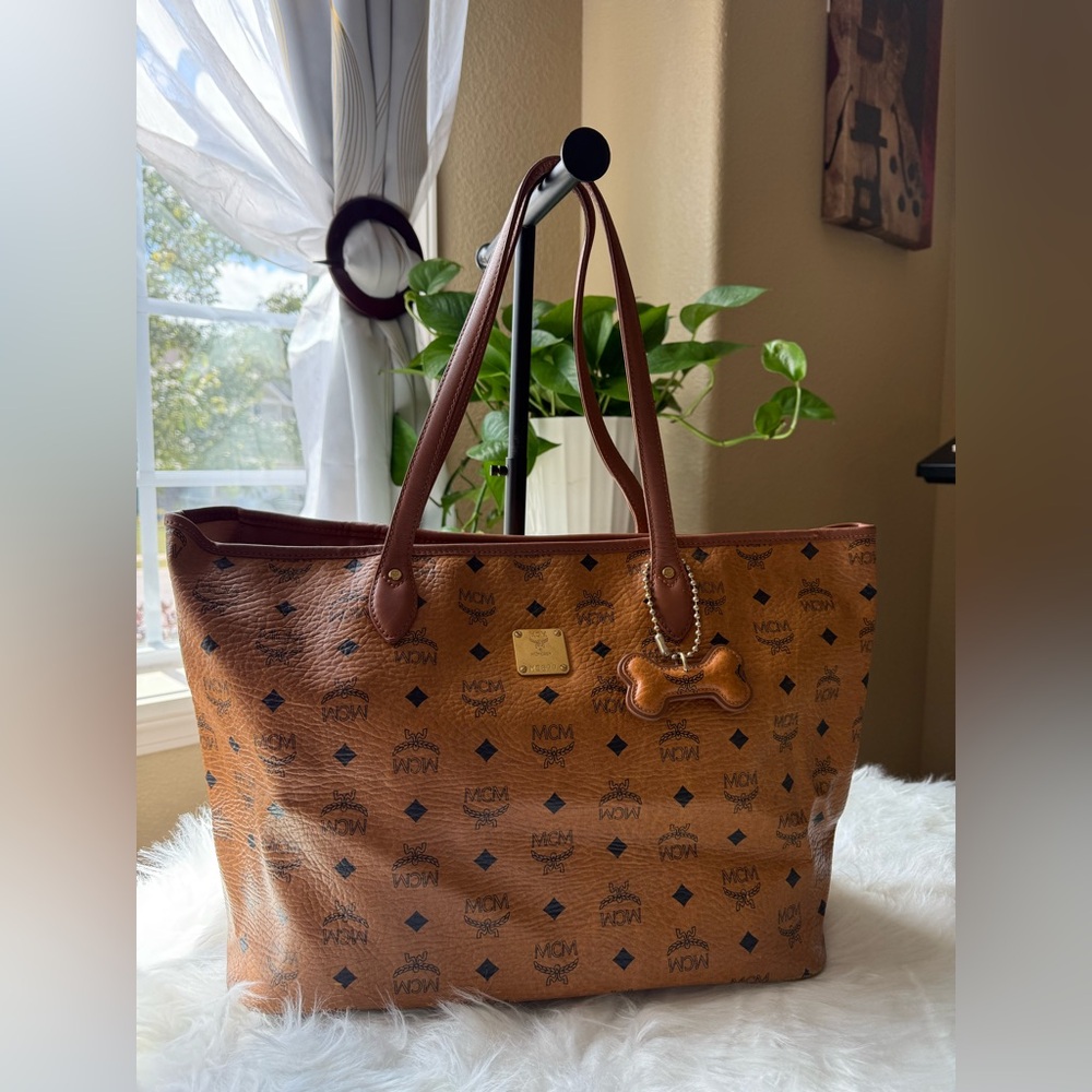MCM Cognac shoppers tote
